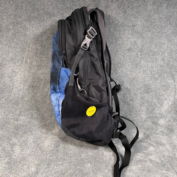 Osprey Daylite Backpack 13L Galaxy Print Black Blue Laptop Hydration Hiking - Picture 4 of 16